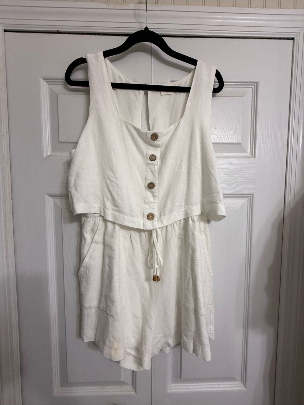 Sleeveless White Button-Front Mini Dress with Drawstring Waist